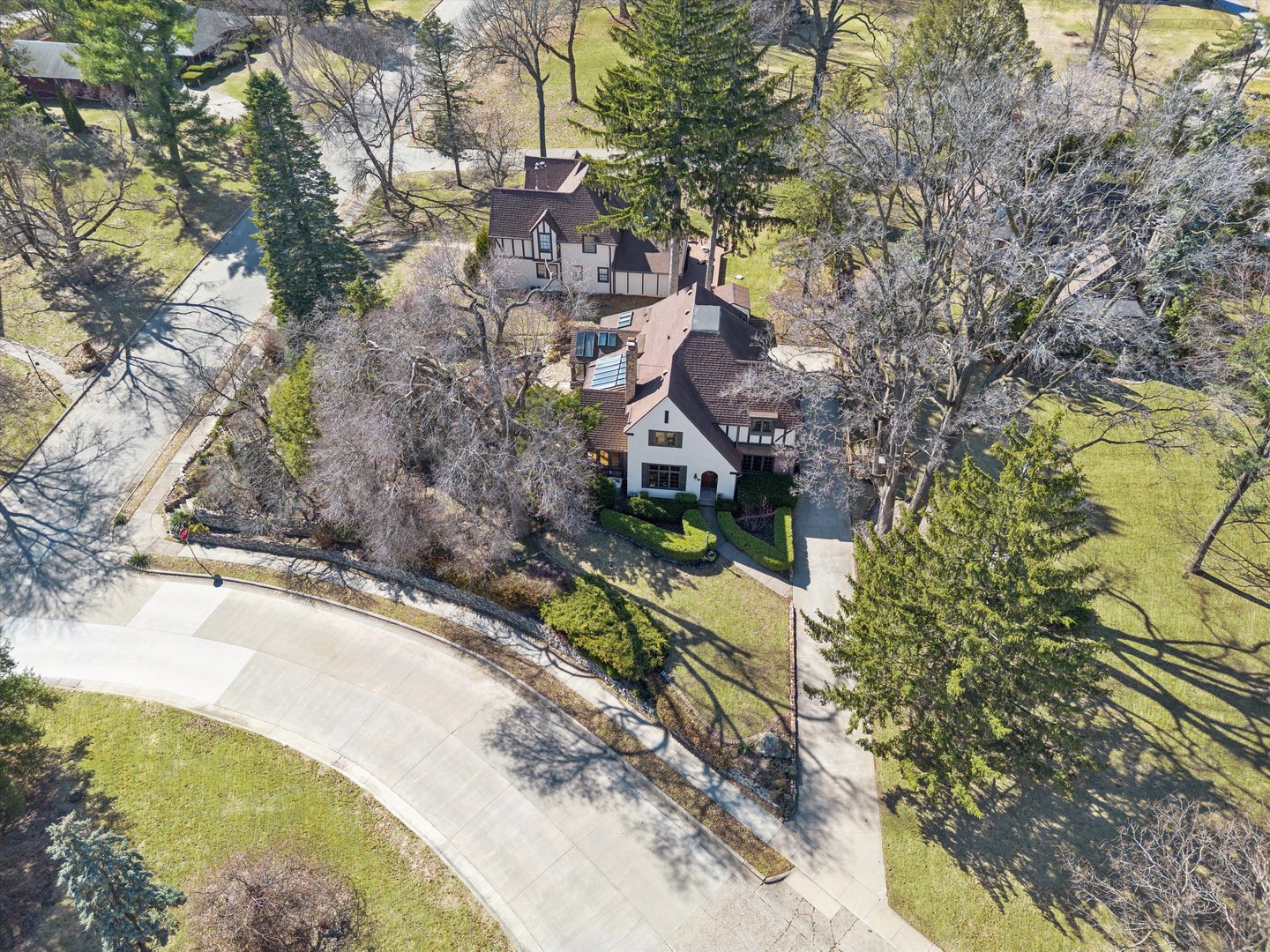 716 Terrace Drive Clinton, IA 52732 - Photo 68 of 78 a aerial view of a house with a yard and lake view