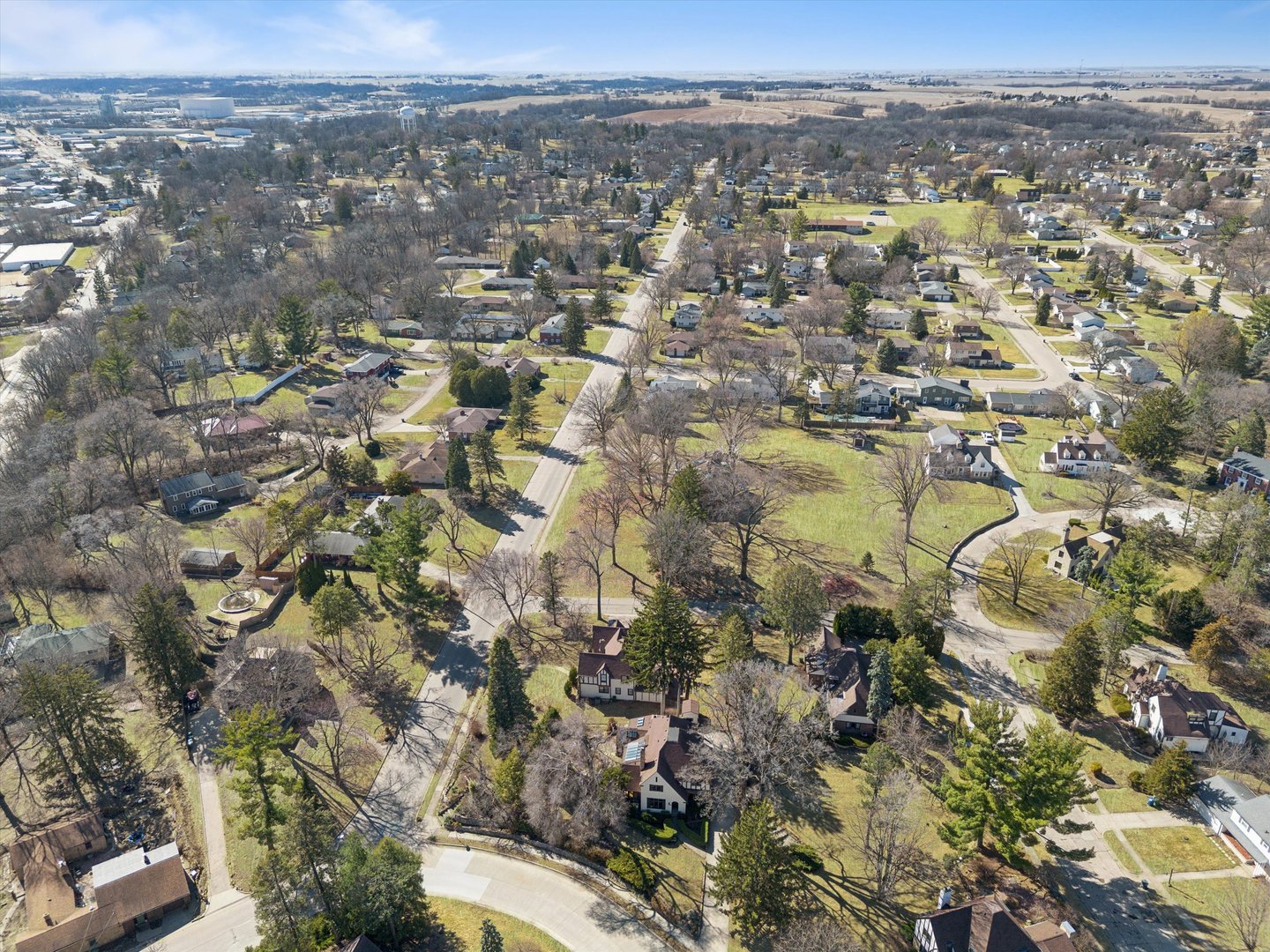 716 Terrace Drive Clinton, IA 52732 - Photo 71 of 78 an aerial view of residential house with parking space