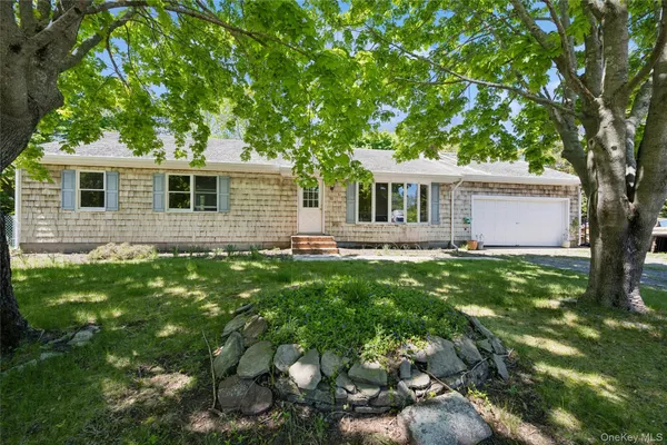 $1,300,000 | 11 Columbia Street, Sag Harbor, NY 11963