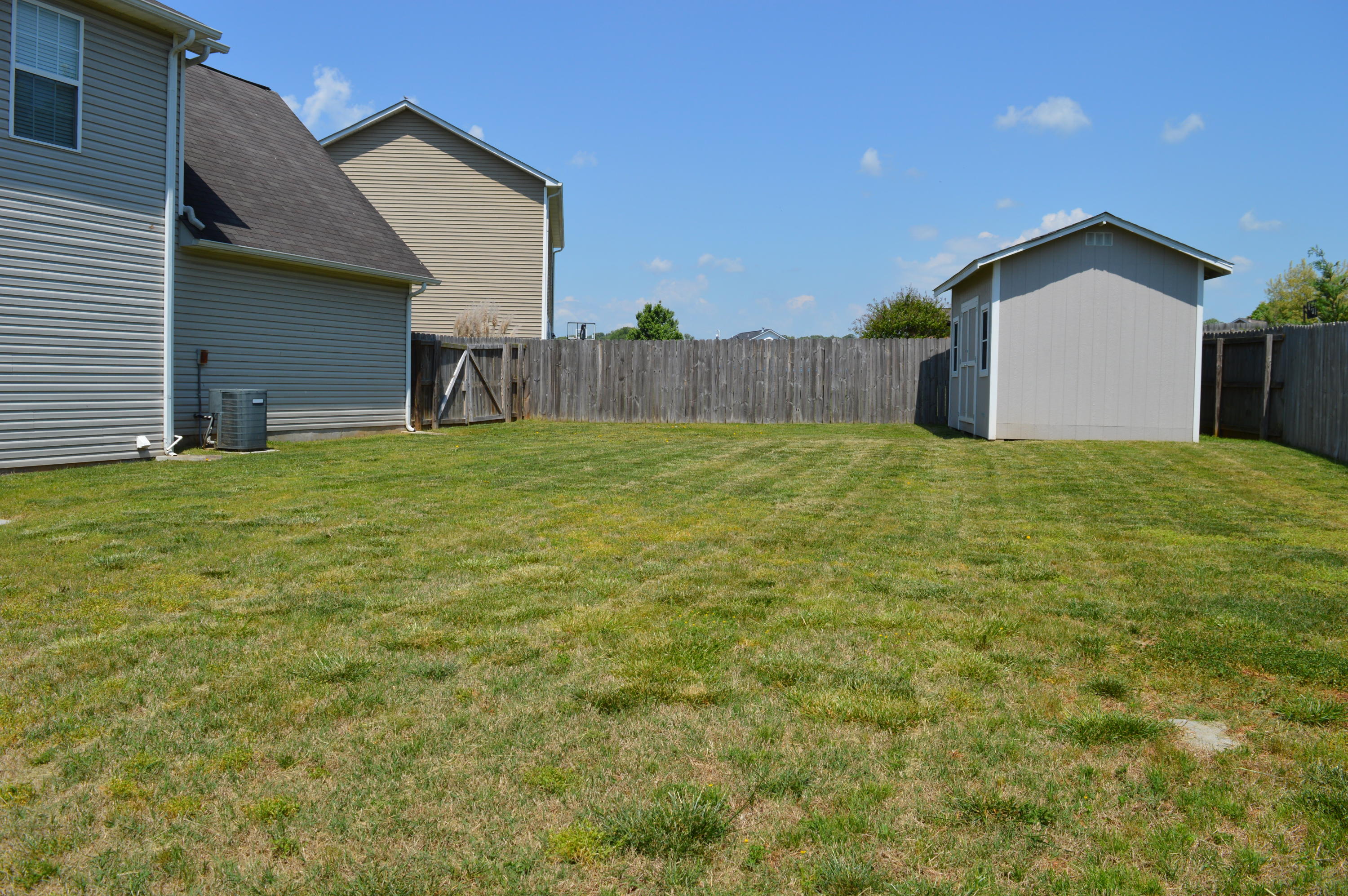 7816 Dawnview Road Powell, TN 37849 - Photo 4 of 26 Large Backyard