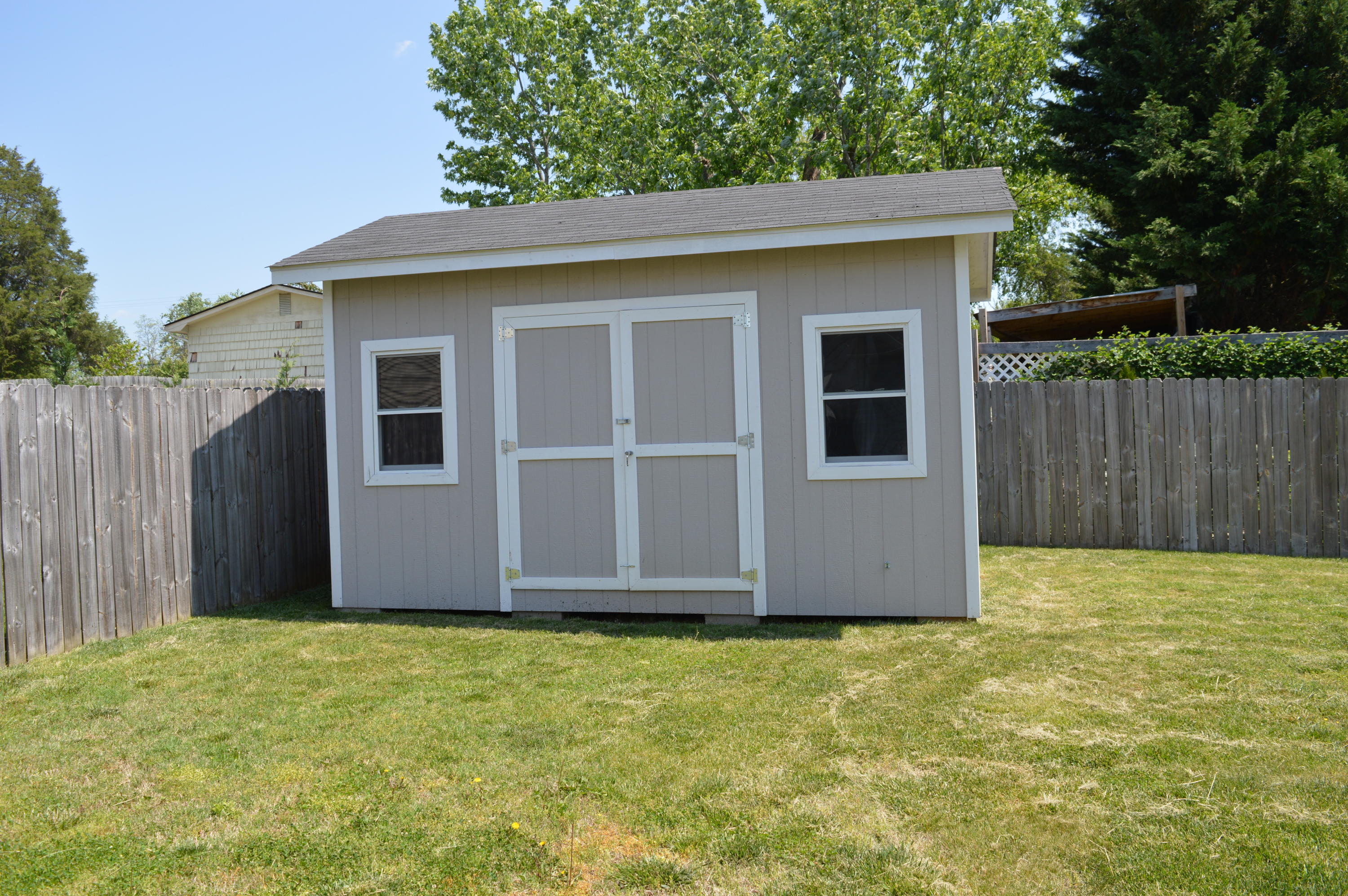 7816 Dawnview Road Powell, TN 37849 - Photo 5 of 26 Nice storage shed