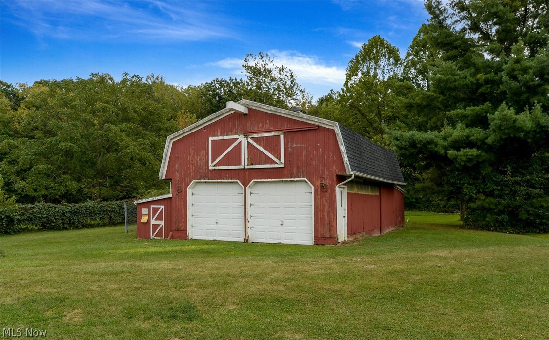 6436 Neff Road Valley City, OH 44280 - Photo 24 of 35 Barn with dirt floor--animal friendly!