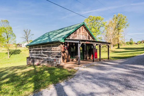 4880 Highway 176, Drakesboro, KY 42337