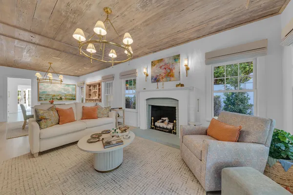 $9,995,000 | 318 Australian Avenue, Palm Beach, FL 33480