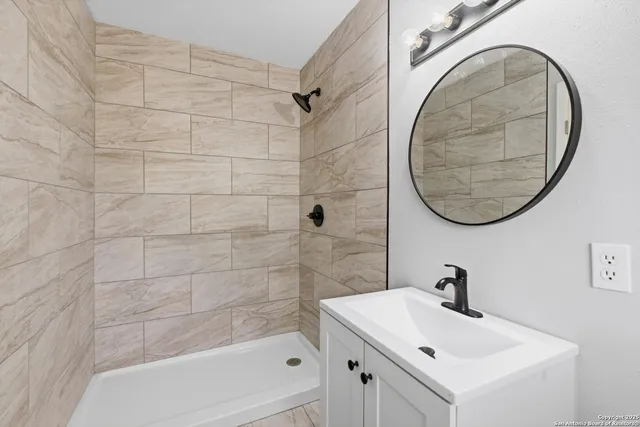 $278,000 | 413 Cloudmont Drive, Windcrest, TX 78239