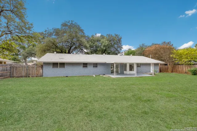 $278,000 | 413 Cloudmont Drive, Windcrest, TX 78239