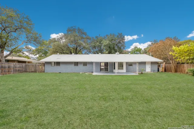 $278,000 | 413 Cloudmont Drive, Windcrest, TX 78239