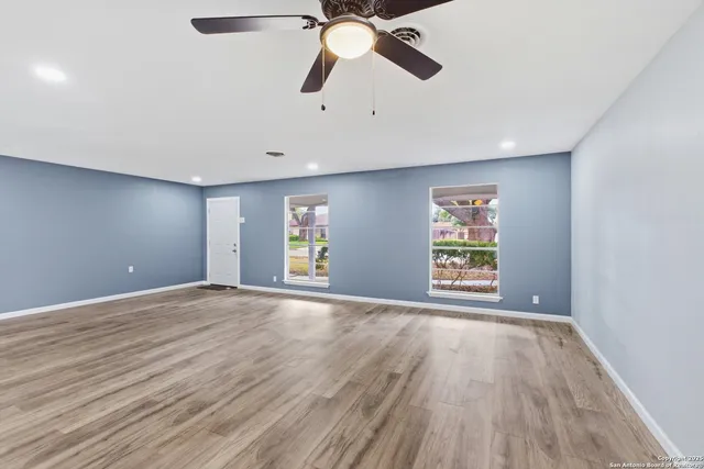 $278,000 | 413 Cloudmont Drive, Windcrest, TX 78239