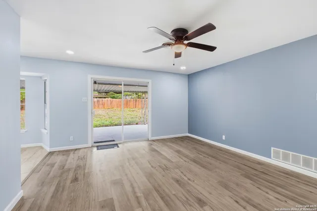 $278,000 | 413 Cloudmont Drive, Windcrest, TX 78239