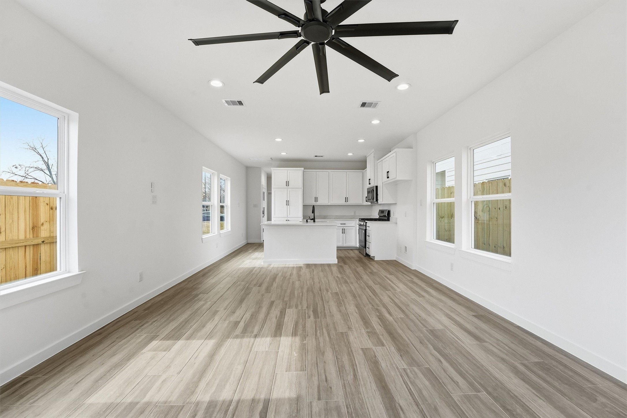 524 North 4th Street La Porte, TX 77571 - Photo 14 of 25