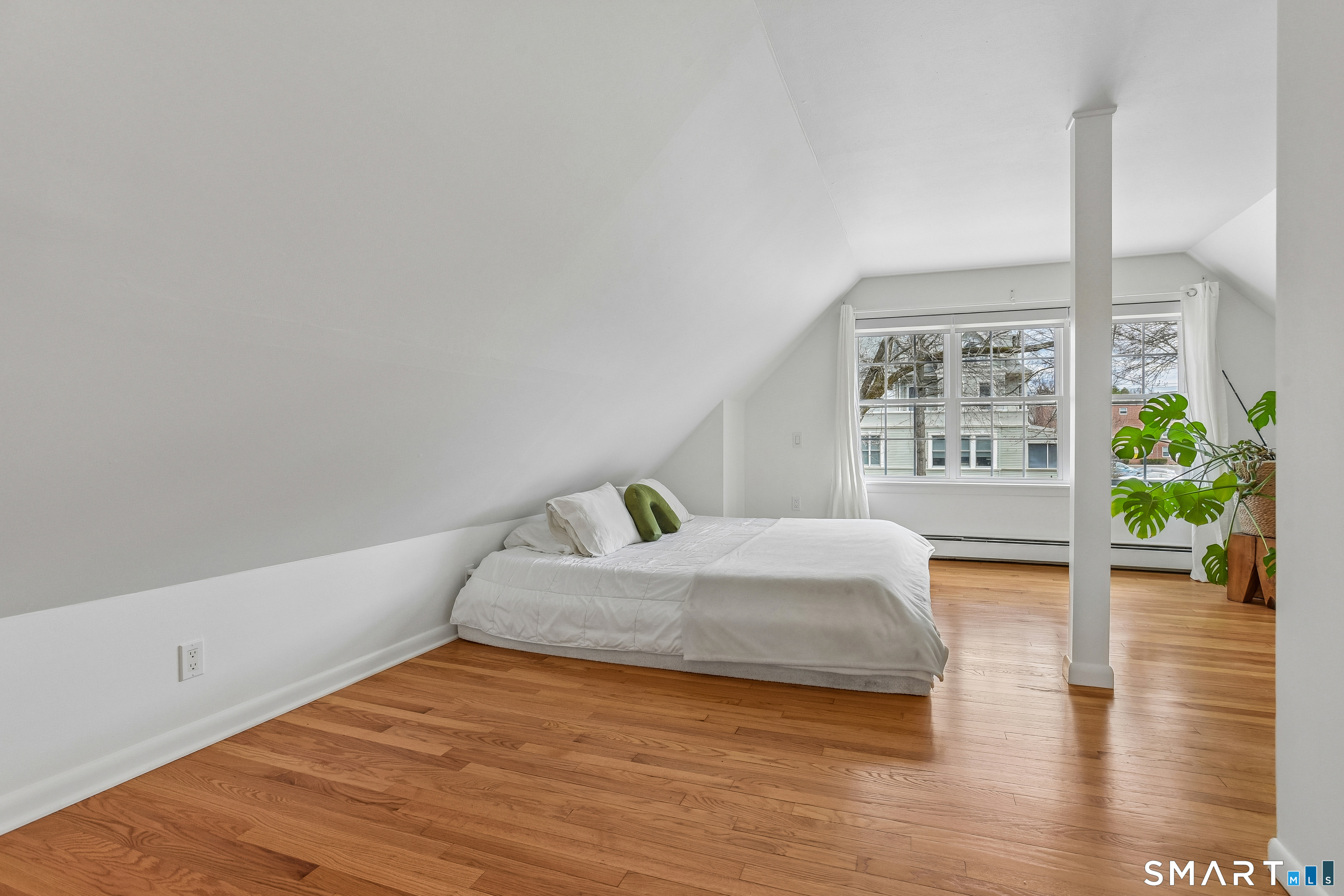 142 East Rock Road New Haven, CT 06511 - Photo 17 of 27