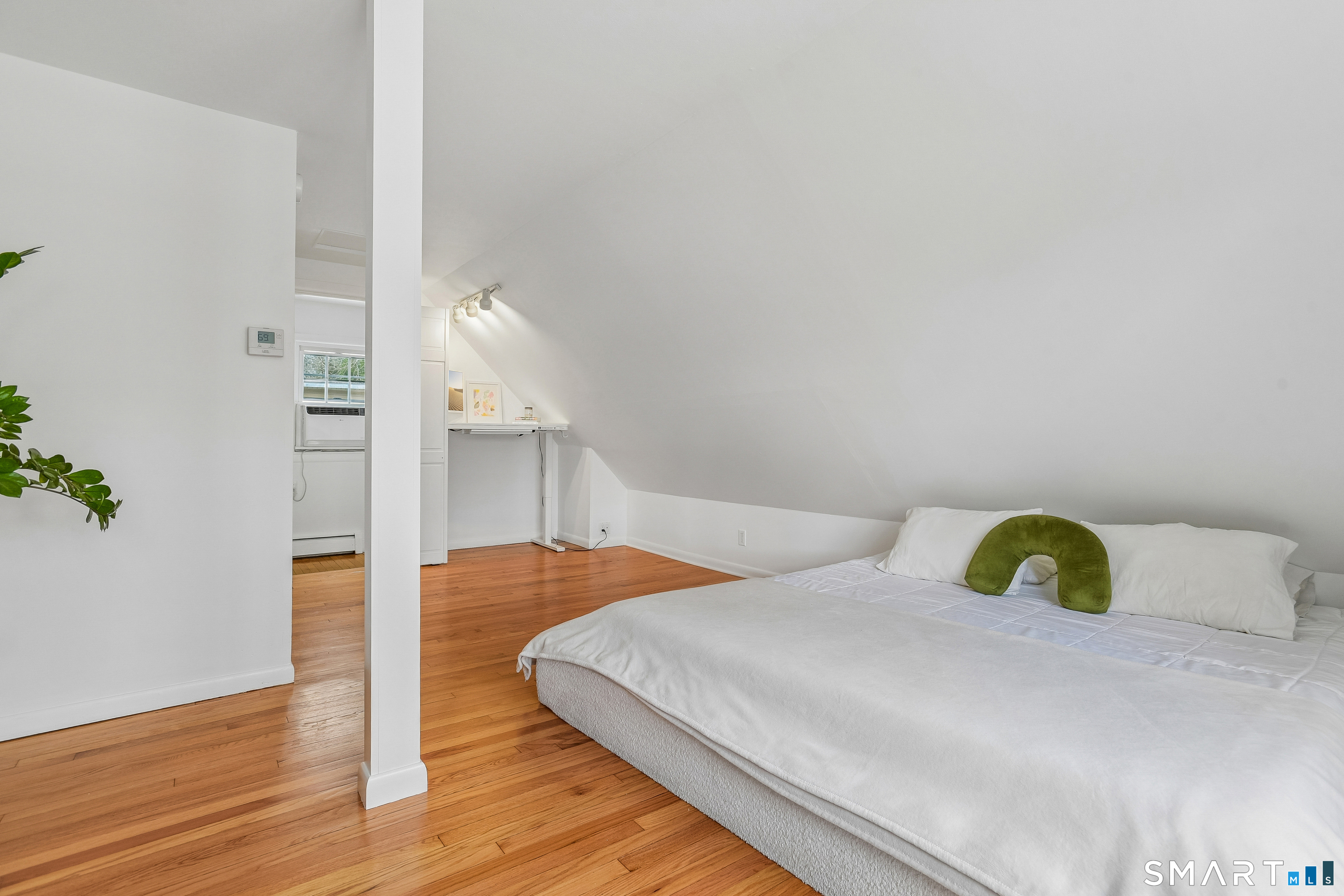 142 East Rock Road New Haven, CT 06511 - Photo 18 of 27