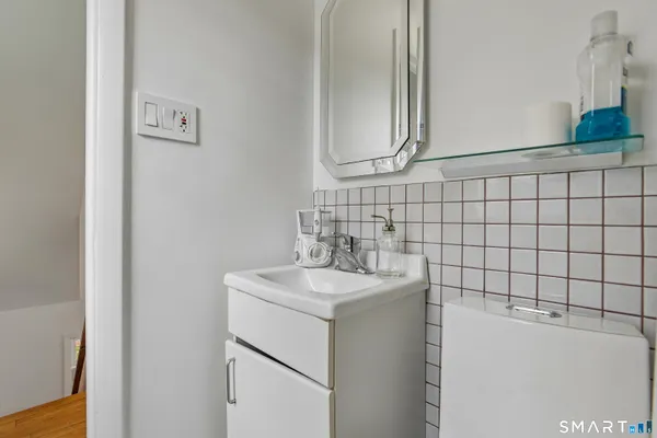 $375,000 | 142 East Rock Road, New Haven, CT 06511
