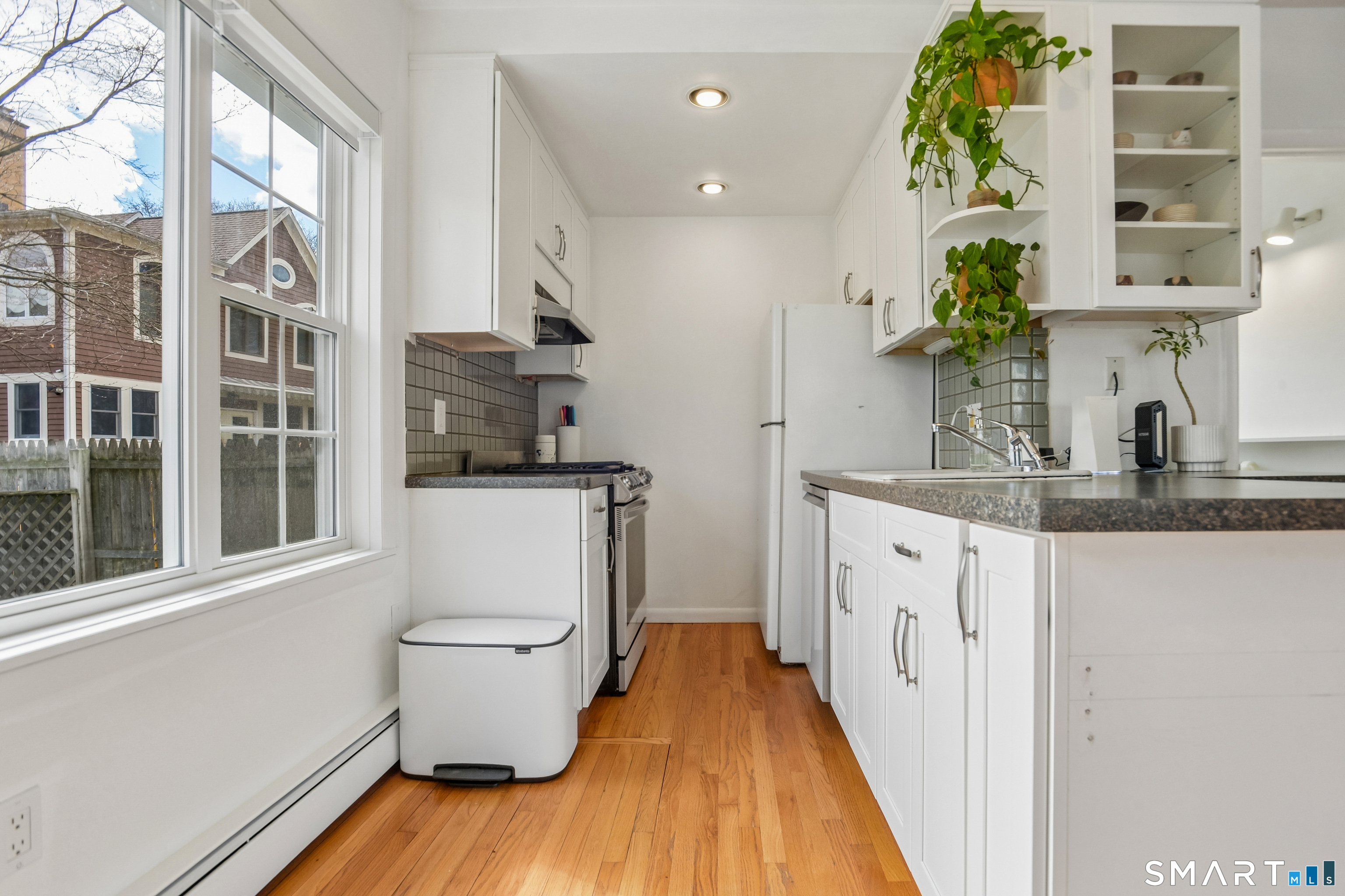 142 East Rock Road New Haven, CT 06511 - Photo 9 of 27