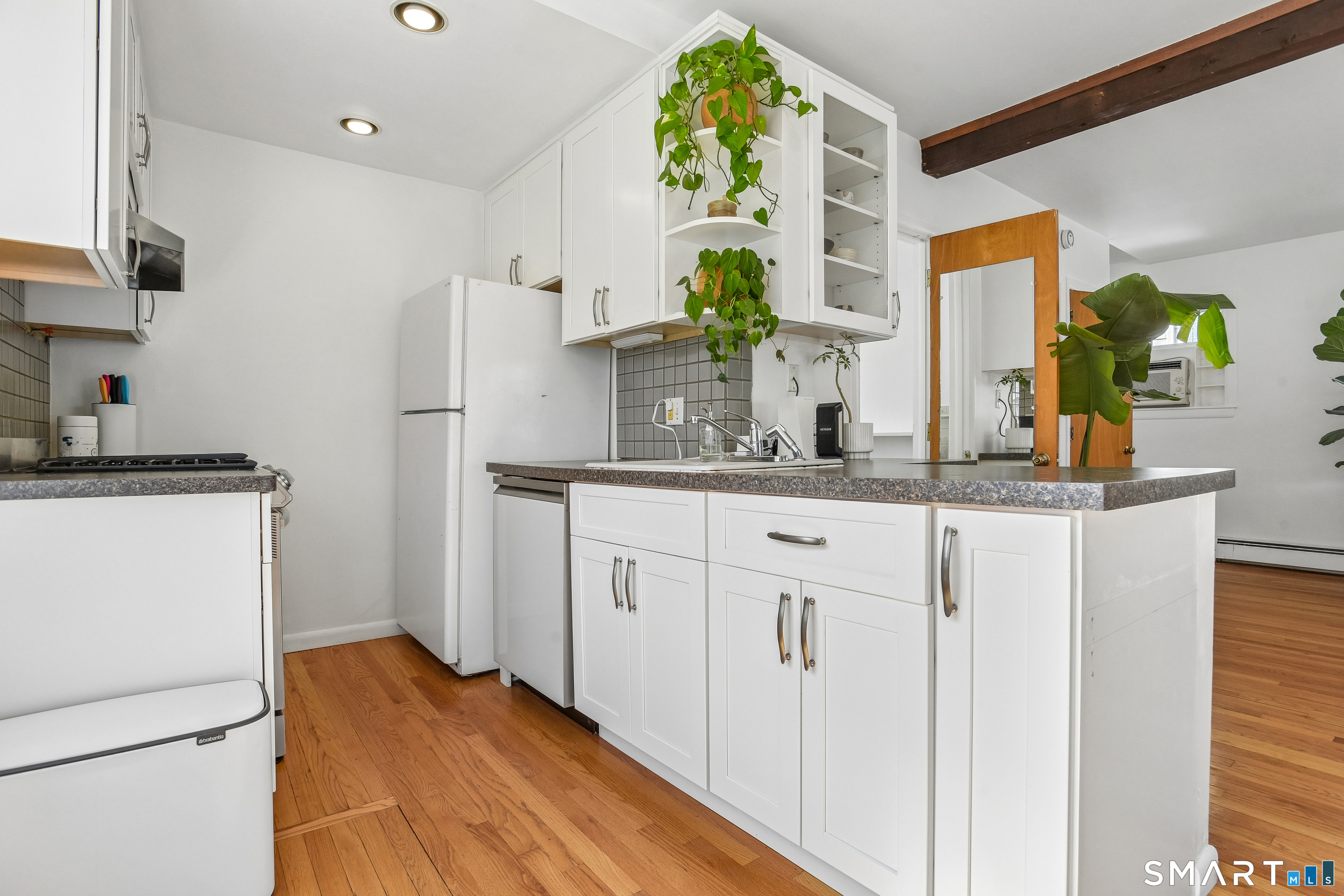 142 East Rock Road New Haven, CT 06511 - Photo 10 of 27