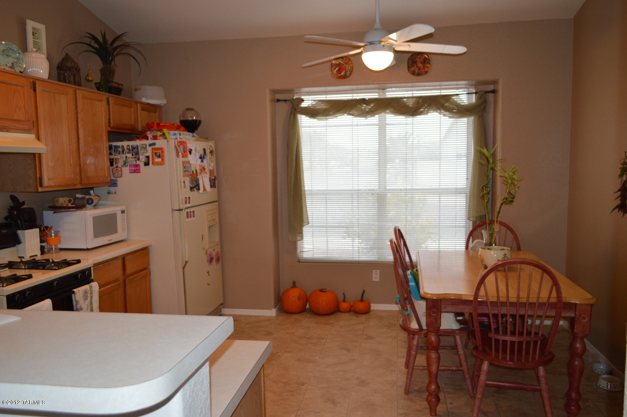 7204 West Rivulet Drive Tucson, AZ 85743 - Photo 6 of 19