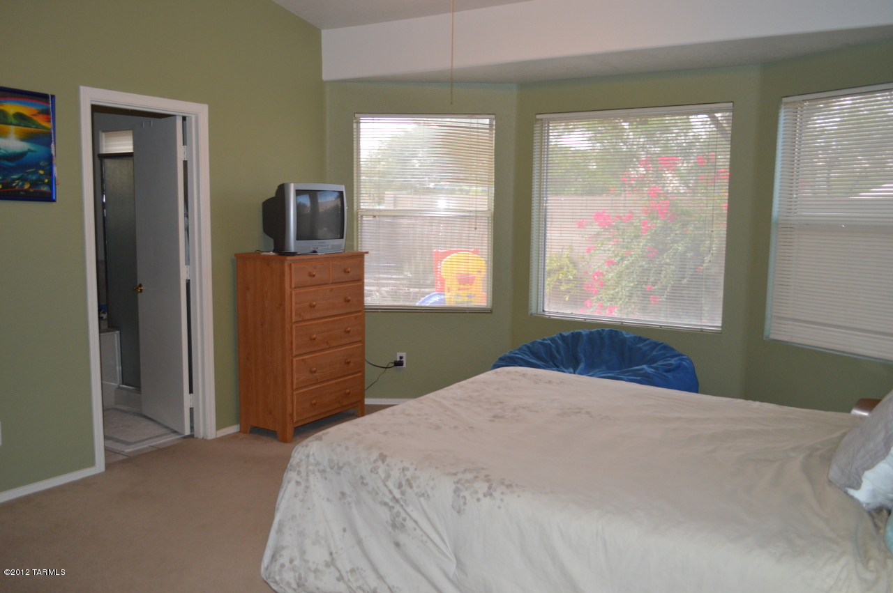 7204 West Rivulet Drive Tucson, AZ 85743 - Photo 7 of 19