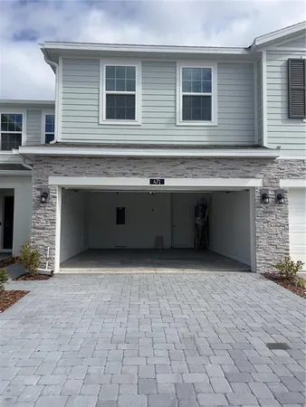 $2,580 | 471 Thompson Village Avenue, Apopka, FL 32703