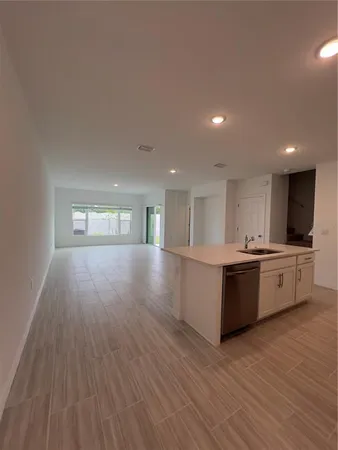 $2,580 | 471 Thompson Village Avenue, Apopka, FL 32703