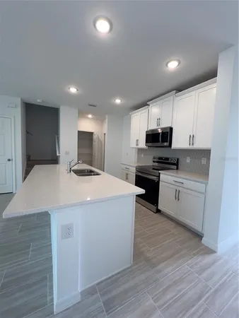 $2,580 | 471 Thompson Village Avenue, Apopka, FL 32703