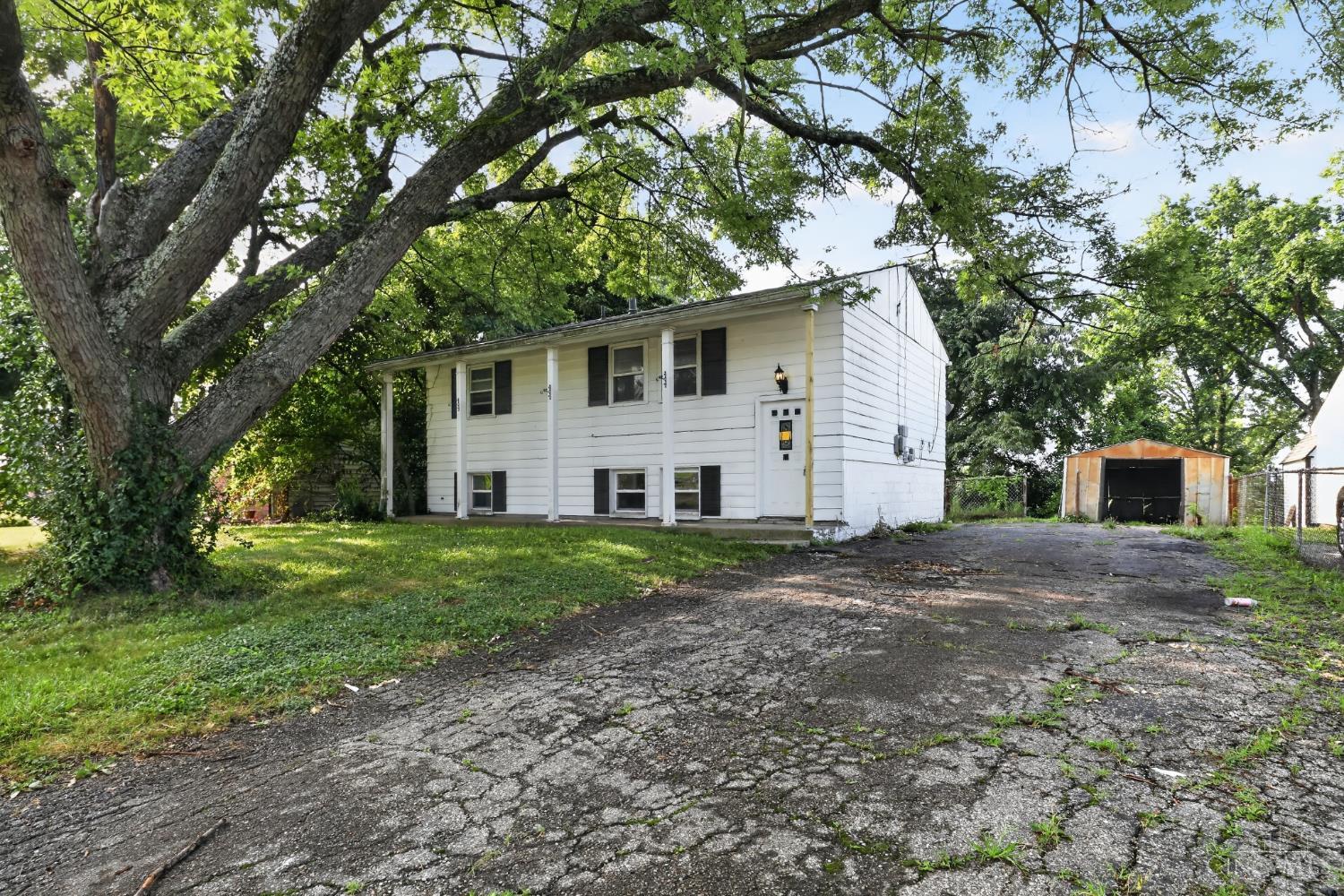 2743 Springdale Road Cincinnati, OH 45251 - Photo 5 of 30