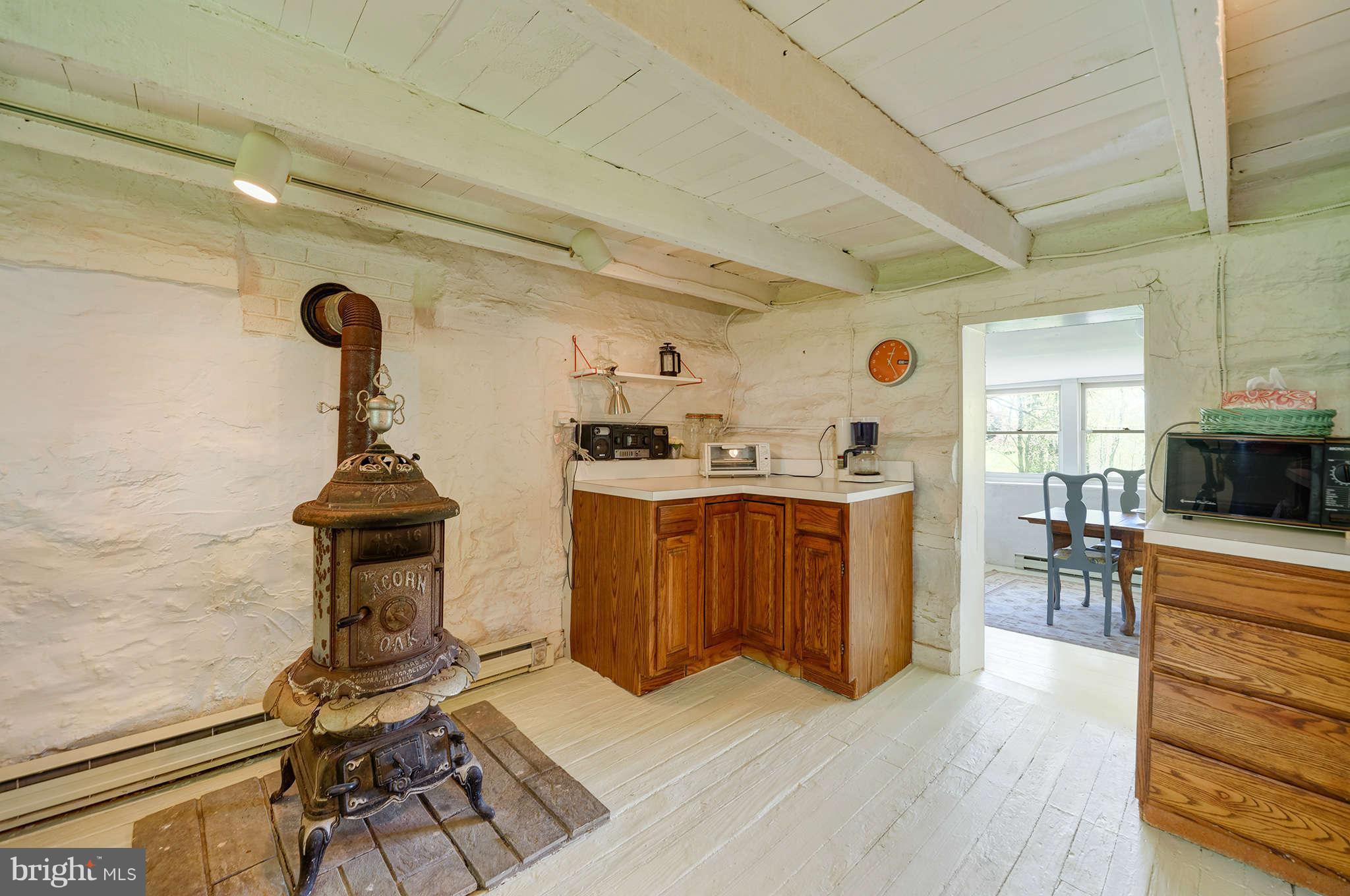 36004 Bell Road Round Hill, VA 20141 - Photo 12 of 30 Kitchen