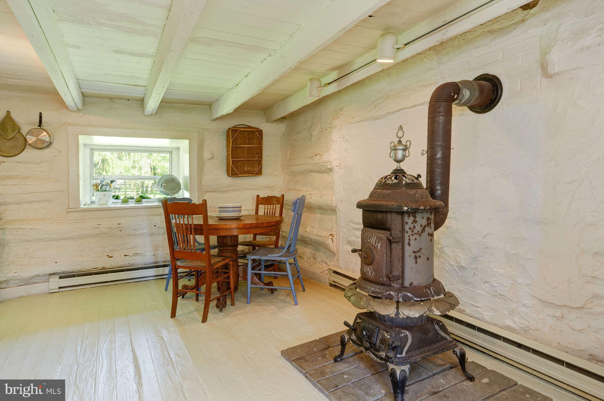 36004 Bell Road Round Hill, VA 20141 - Photo 13 of 30 Kitchen
