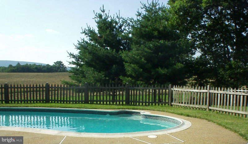 36004 Bell Road Round Hill, VA 20141 - Photo 25 of 30 Exterior (General)