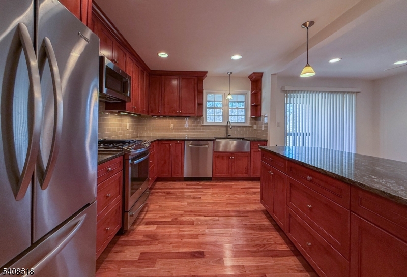 54 Canterbury Road Chatham, NJ 07928 - Photo 2 of 7