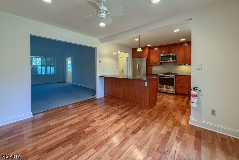 54 Canterbury Road Chatham, NJ 07928 - Photo 3 of 7