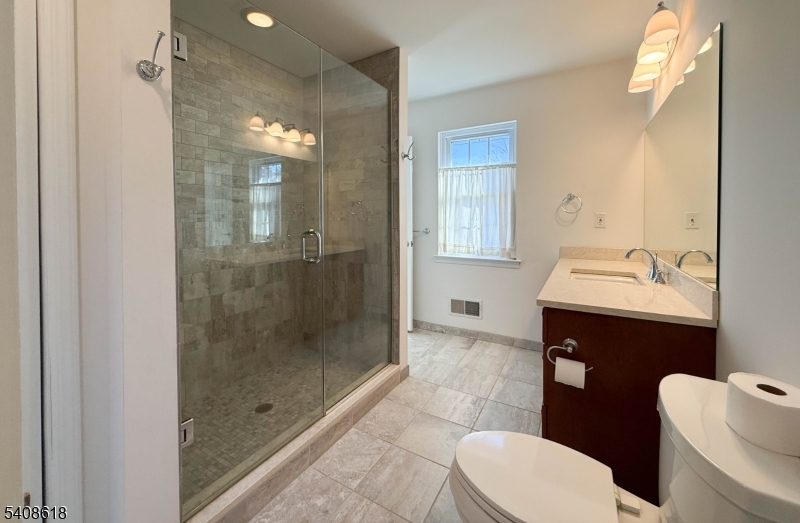 54 Canterbury Road Chatham, NJ 07928 - Photo 5 of 7