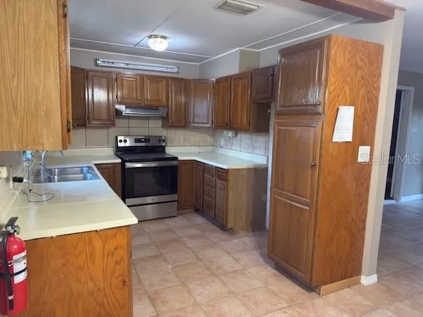 $2,500 | 4409 West Varn Avenue, Tampa, FL 33616