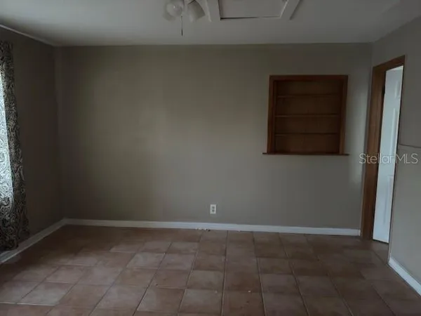 $2,500 | 4409 West Varn Avenue, Tampa, FL 33616