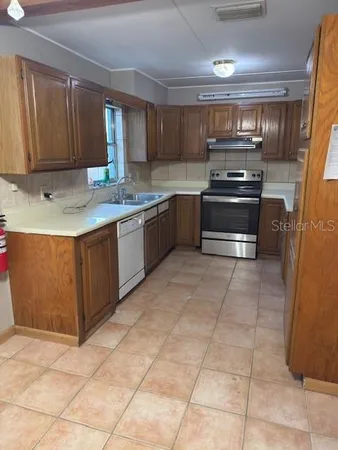 $2,500 | 4409 West Varn Avenue, Tampa, FL 33616