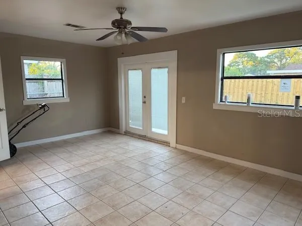 $2,500 | 4409 West Varn Avenue, Tampa, FL 33616