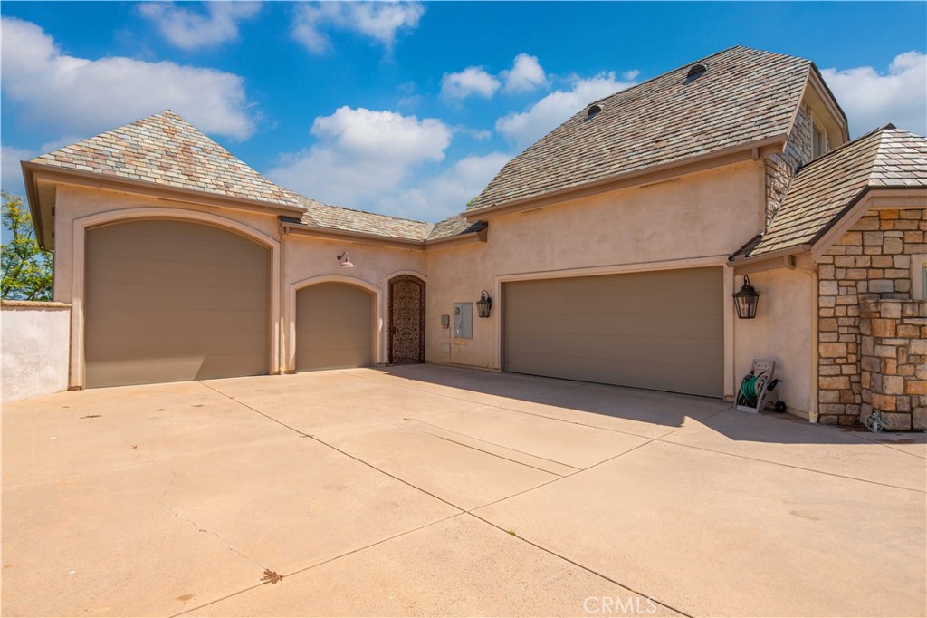 43744 Calle De Velardo Temecula, CA 92592 - Photo 45 of 60 a house with a outdoor space