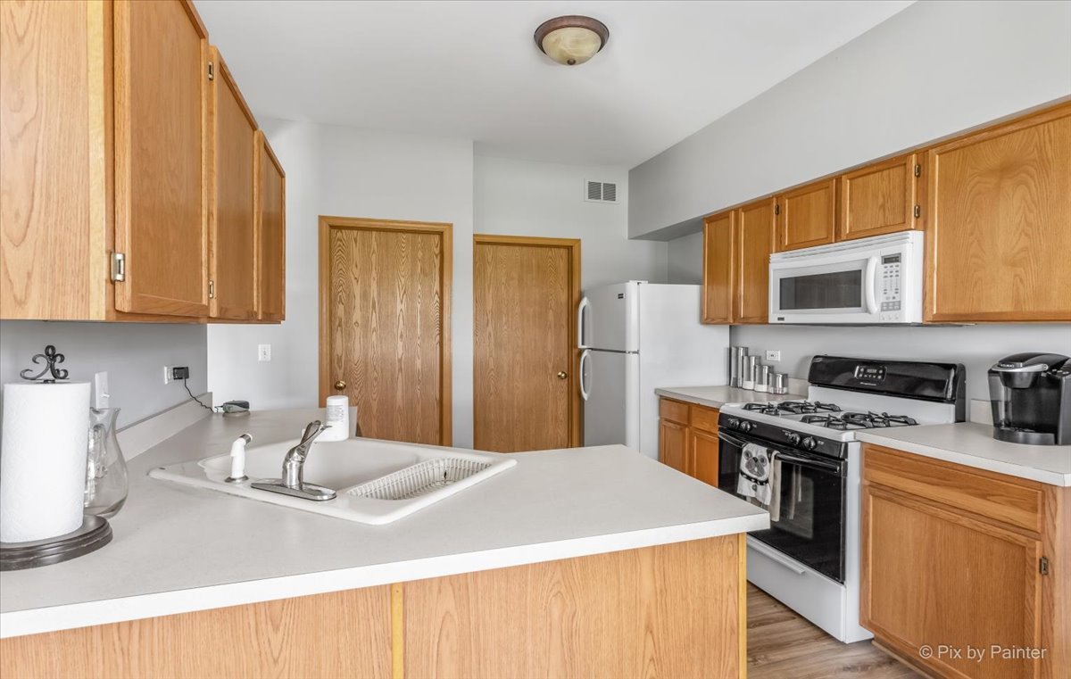 2500 Oak Tree Lane Plainfield, IL 60586 - Photo 10 of 29