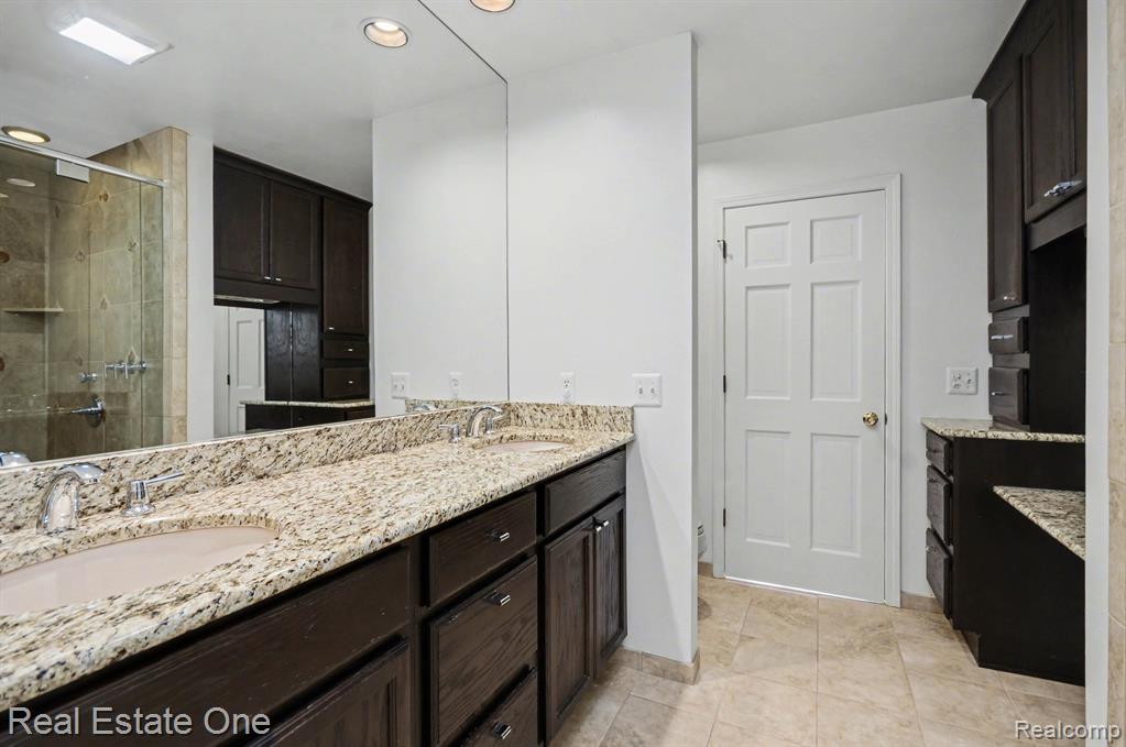 5840 Inkster Road West Bloomfield, MI 48323 - Photo 34 of 47