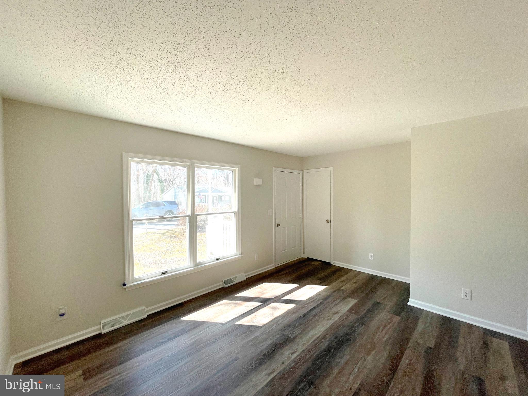 8264 Sycamore Road Lusby, MD 20657 - Photo 2 of 25 Living room