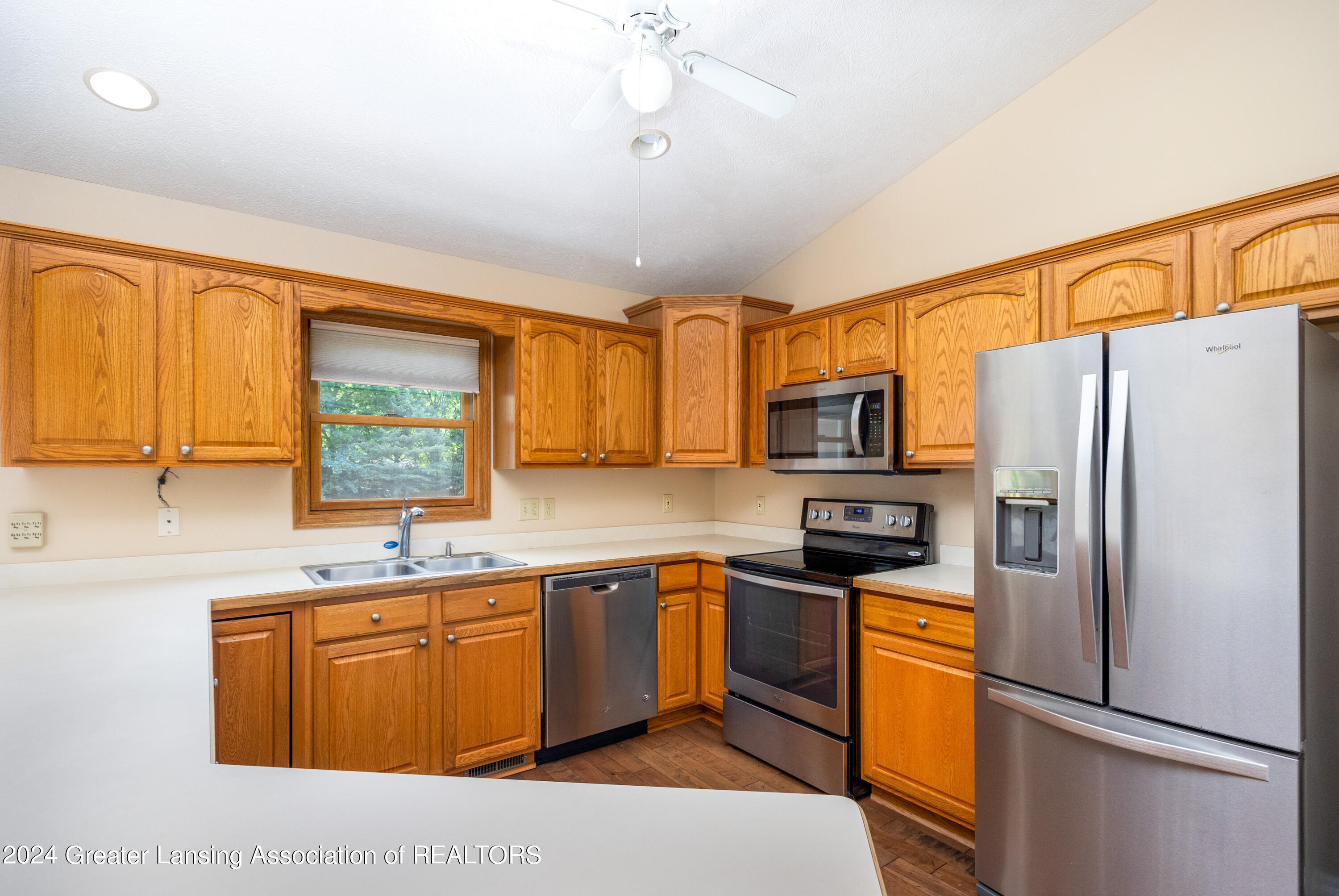 6450 Coleman Road East Lansing, MI 48823 - Photo 14 of 34 Kitchen