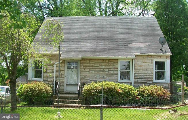 2815 Manoff Road Baltimore, MD 21227 - Photo 1 of 12 front view of a house