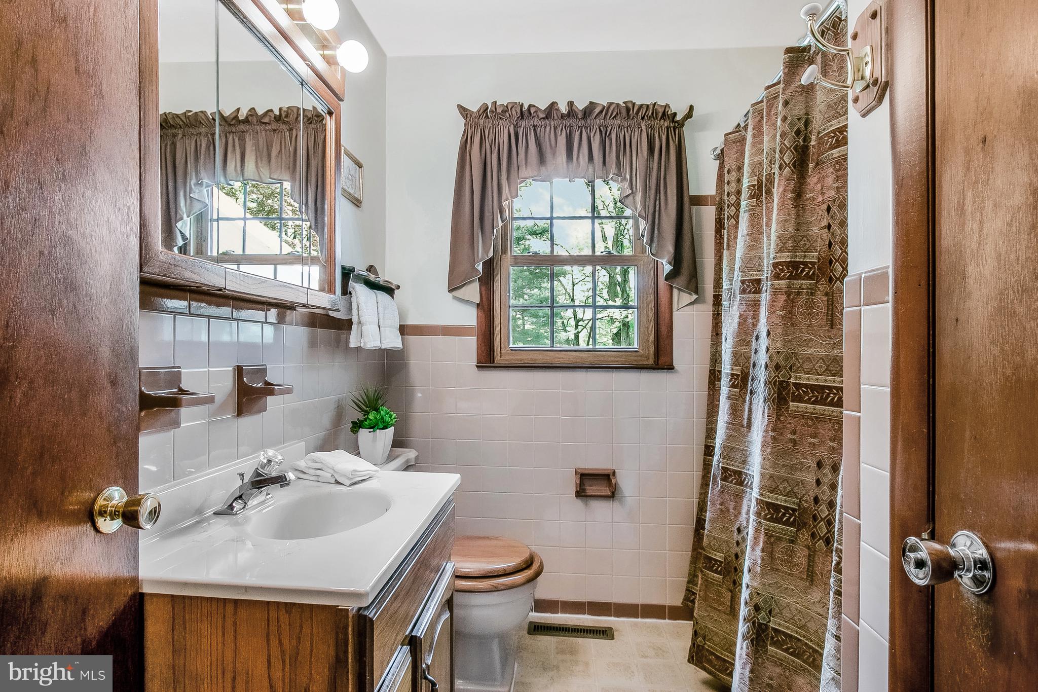 263 West Chestnut Hill Road Newark, DE 19713 - Photo 19 of 22 Main Bath