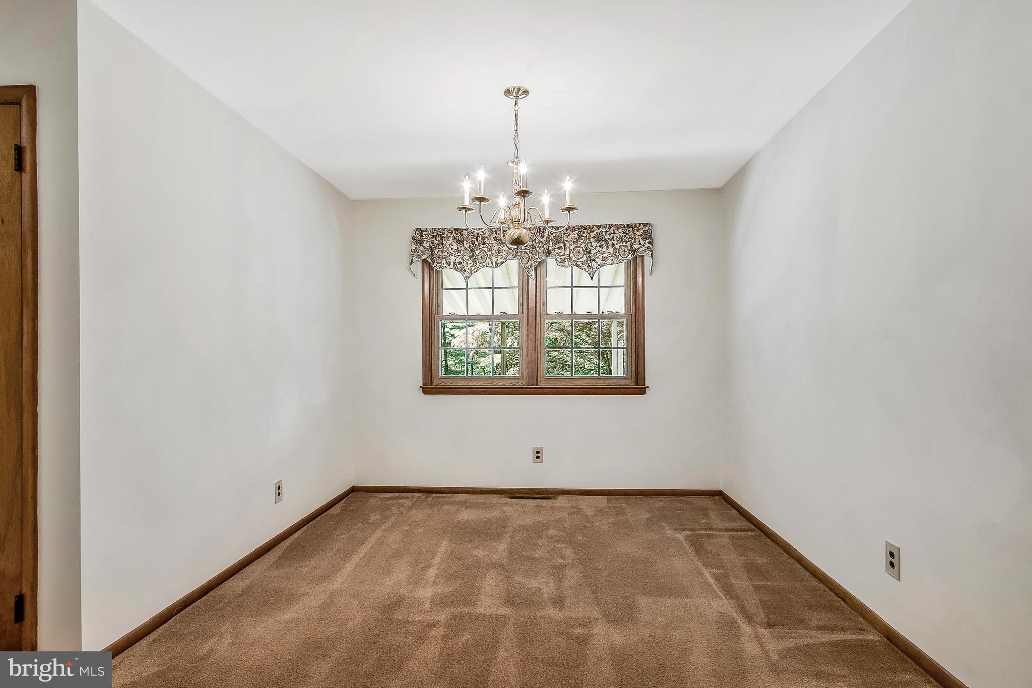 263 West Chestnut Hill Road Newark, DE 19713 - Photo 7 of 22 Dining Room
