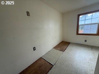 728 North Elliott Street Coquille, OR 97423 - Photo 10 of 31