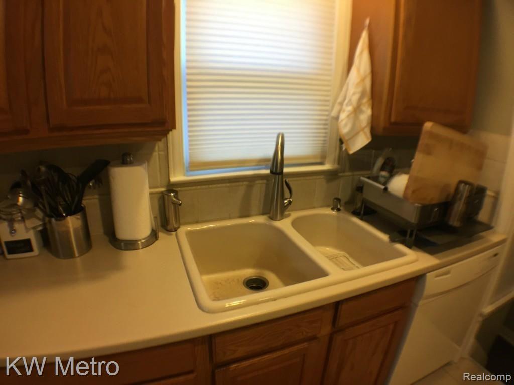 1705 Harvard Road Berkley, MI 48072 - Photo 13 of 30 harvard 021.jpg