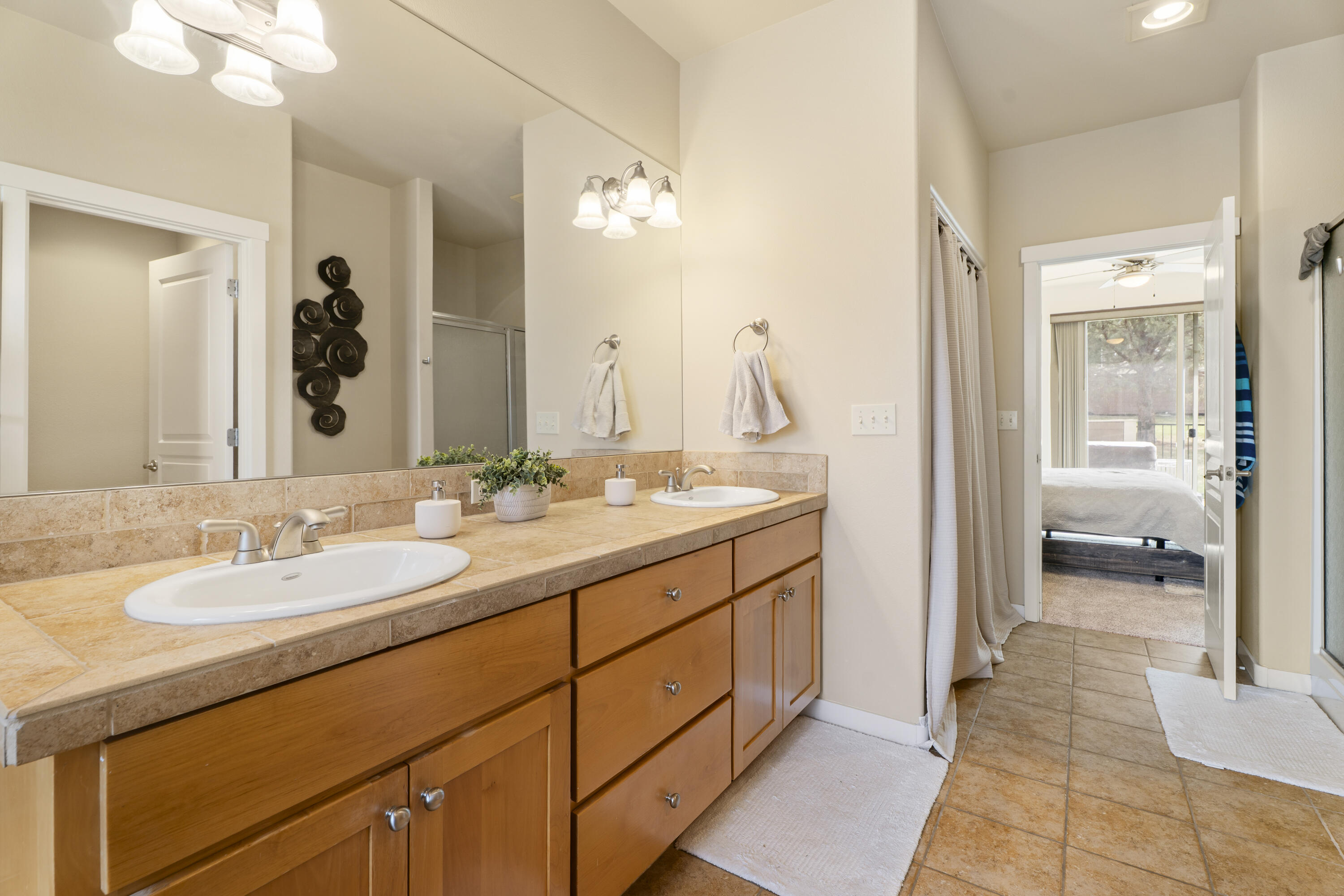 11170 Village Loop Redmond, OR 97756 - Photo 16 of 40 29-Bathroom