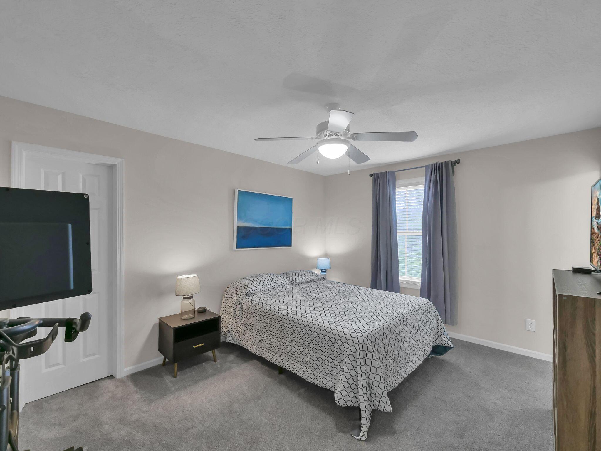 1235 Shagbark Road Columbus, OH 43230 - Photo 20 of 28 2nd upstairs bedroom