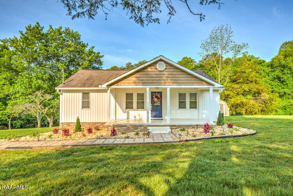 905 Offutt Road Clinton, TN 37716 - Photo 1 of 26 Offt905e (6)