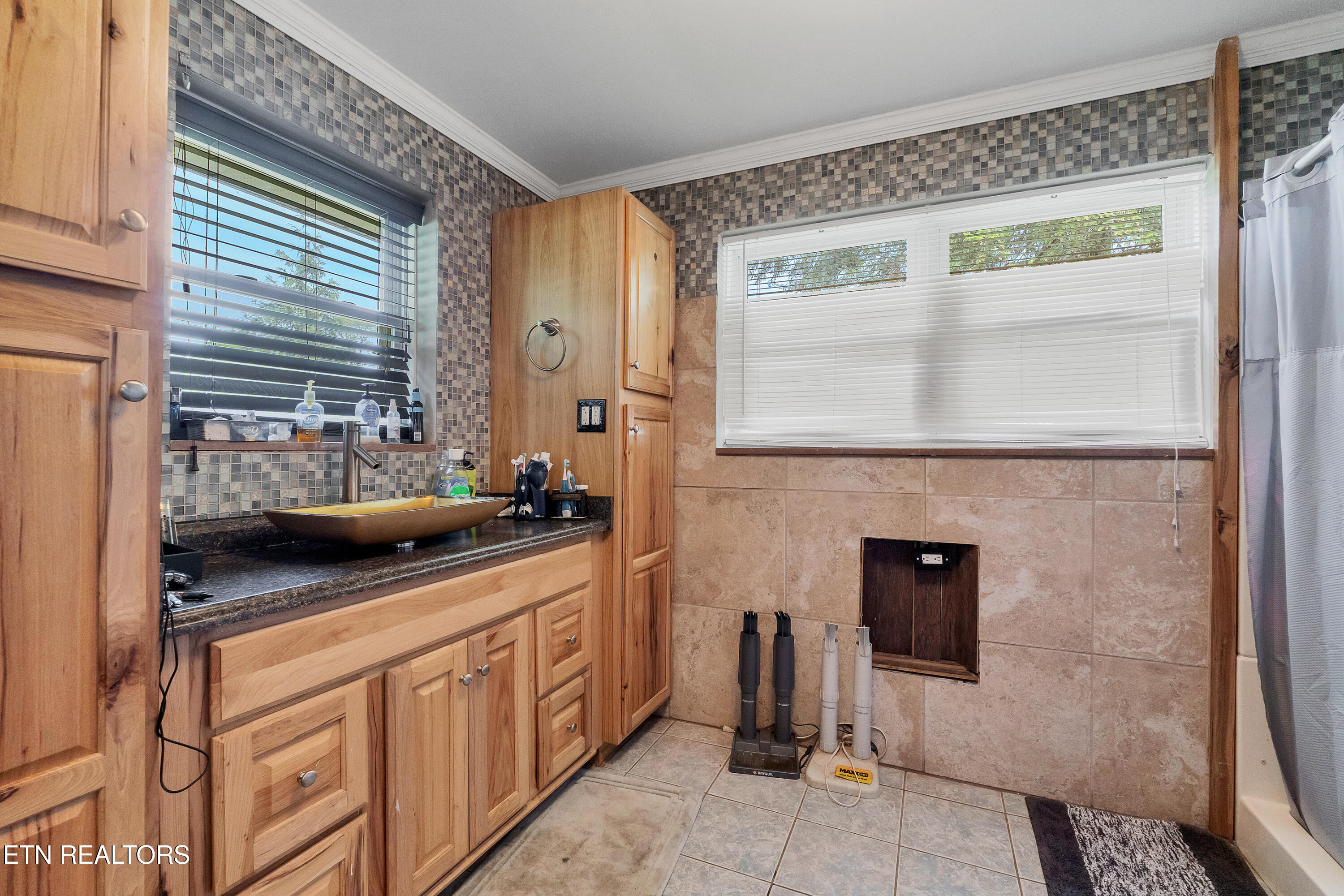 115 Old Athens Road Madisonville, TN 37354 - Photo 17 of 27 master bathroom 2