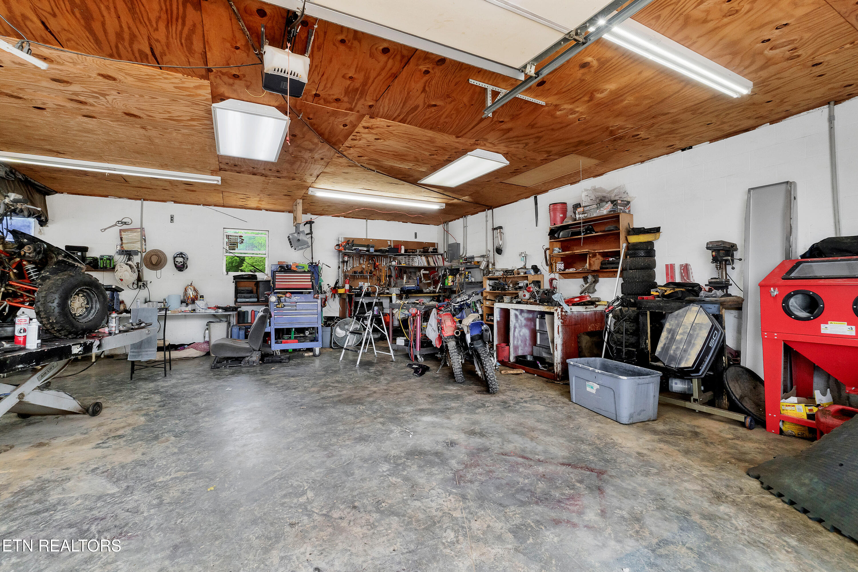 115 Old Athens Road Madisonville, TN 37354 - Photo 22 of 27 garage 2